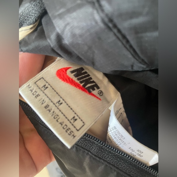 Nike puffer half jacket (reversible) size medium. Used gently - Picture 5 of 11